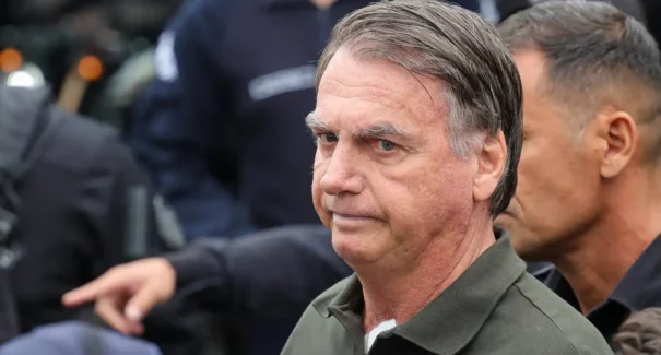 Bolsonaro apresenta melhora parcial após internação por mal-estar, diz boletim