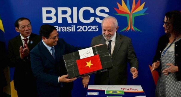 Lula participa de reunião virtual do Brics para discutir tarifaço dos EUA