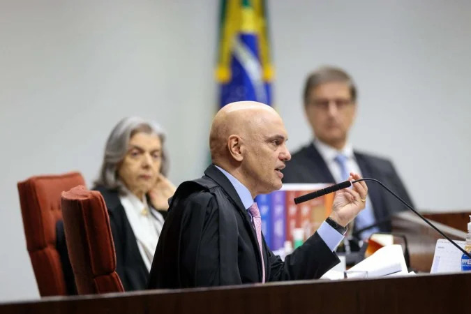 Moraes vota para condenar Bolsonaro e aliados por tentativa de golpe de Estado
