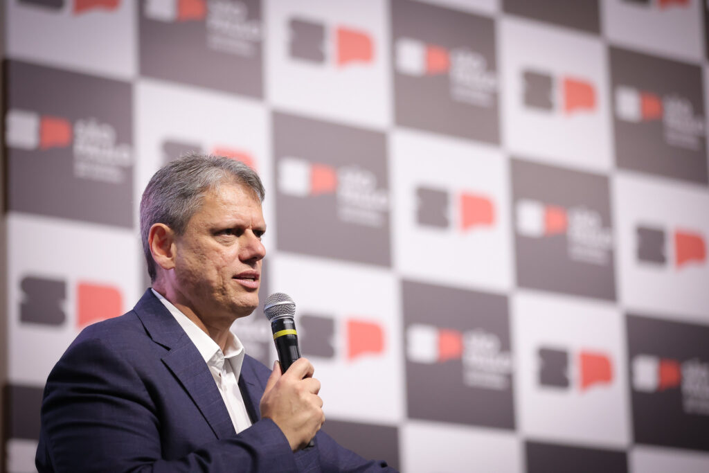 Tarcísio de Freitas promete “toda a energia” para encontrar assassinos de ex-delegado-geral