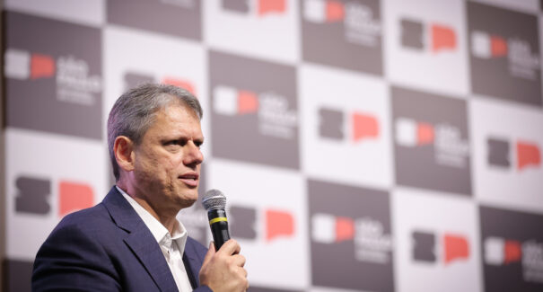 Tarcísio de Freitas promete “toda a energia” para encontrar assassinos de ex-delegado-geral