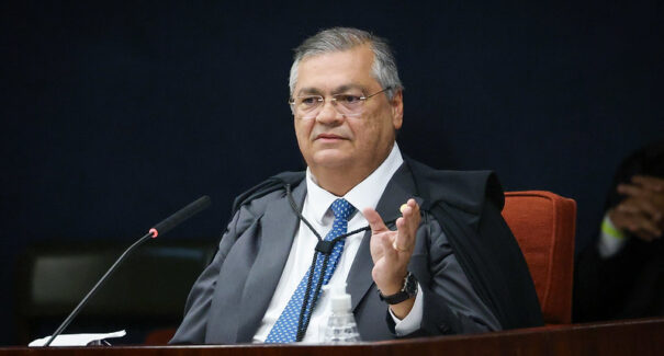 Dino cobra plano de fiscalização da AGU e TCU sobre emendas PIX