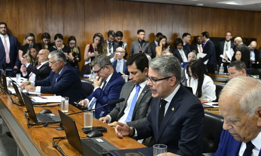 Senado enterra a PEC da Blindagem após rejeição unânime na CCJ