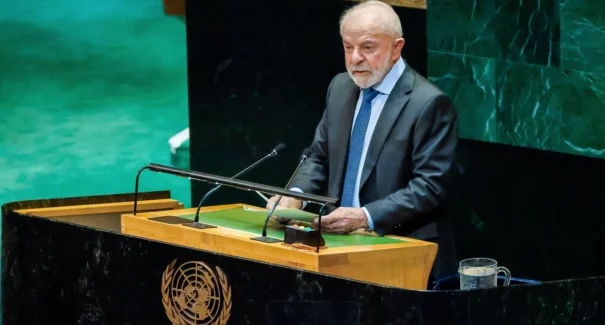 Lula retorna dos EUA e encara desafio na articulação política