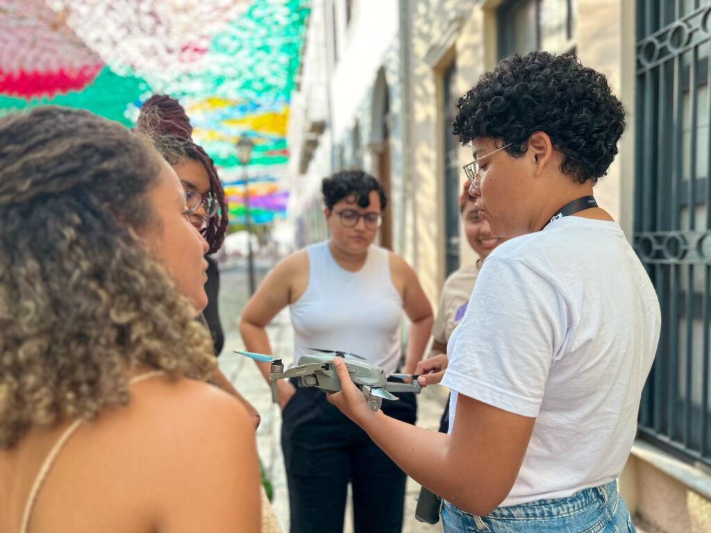  No Mobiliza SLZ do ano passado, a Matraca Filmes também ofereceu oficina exclusiva para as mulheres, em ação da Escola de Cinema (Foto: Divulgação/Mobiliza SLZ)
