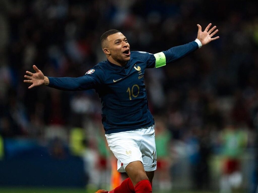 Mbappé ultrapassa Henry e se torna o segundo maior artilheiro da história da França
