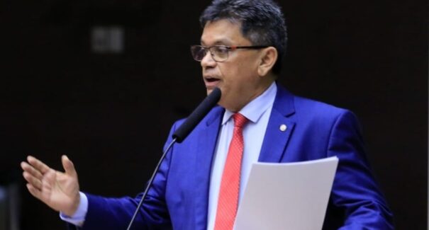 “Voto de Fux contradiz o próprio Fux para dar munição às hordas bolsonaristas”, diz vice-líder do Governo na Câmara