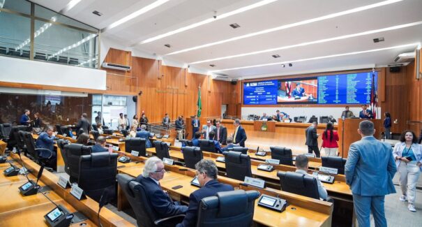 Assembleia aprova MP que amplia serviços prestados por órgãos estaduais