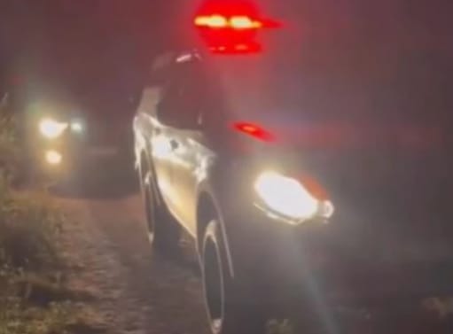 Estiveram no local guarnições da Radiopatrulha e da Força Tática, após denúncia de disparos de arma de fogo na localidade (Foto: Redes Sociais)