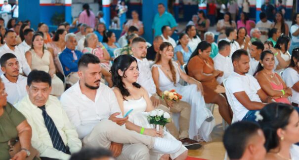Casamentos Comunitários oficializam união de 55 casais em Cidelândia