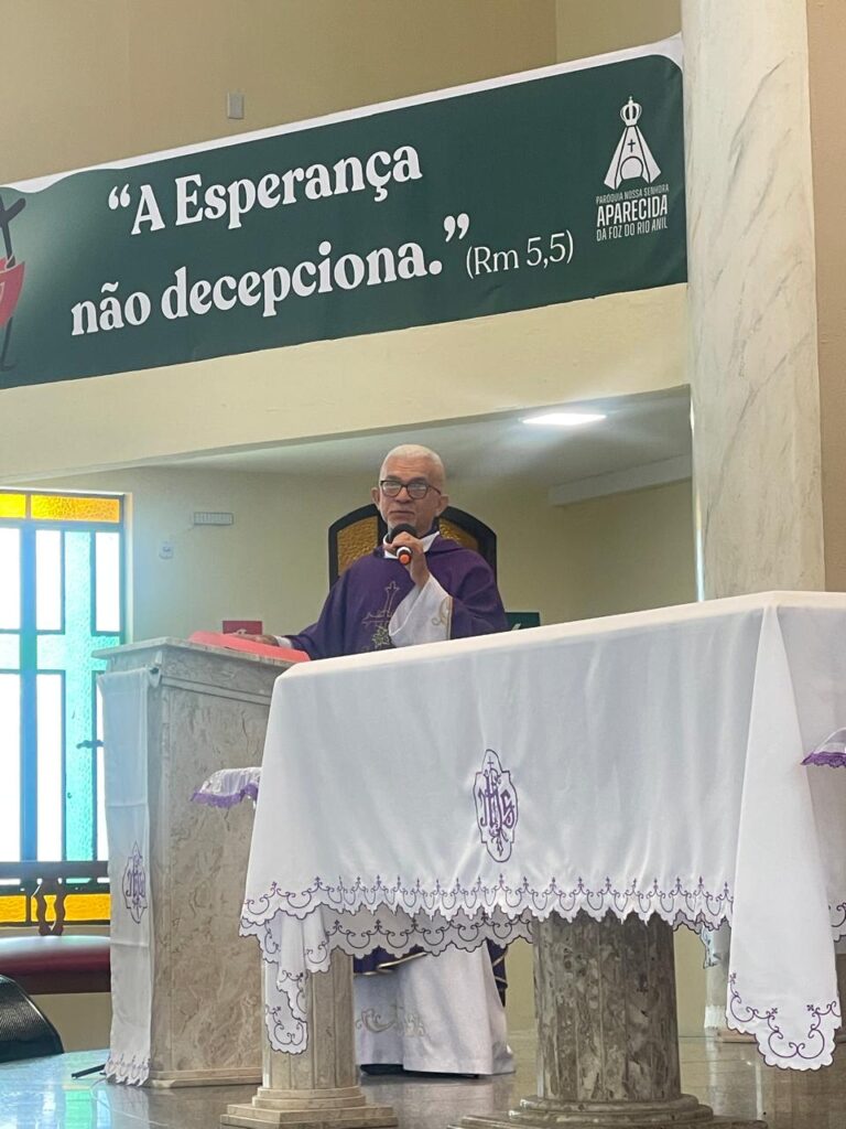 Padre José Ribamar Nascimento, pároco da Igreja Nossa Senhora Aparecida da Foz do Rio Anil (Foto: Divulgação)