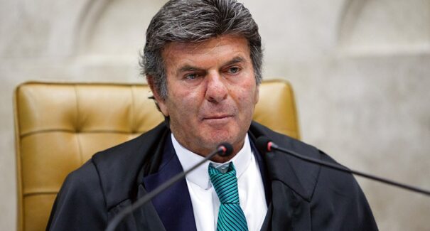 Fux compara Mensalão no julgamento de Bolsonaro e critica rapidez de julgamento da trama golpista