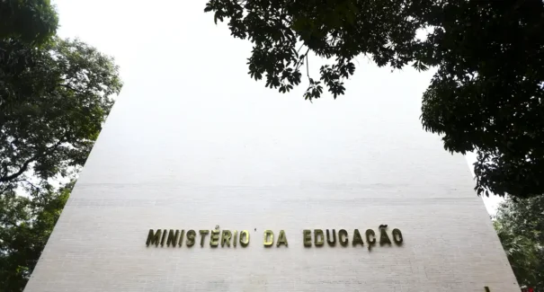 MEC libera lista de autorização para cursos superiores semipresenciais
