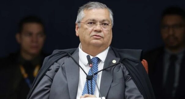 Dino faz propostas para o Judiciário e críticas veladas a Fachin