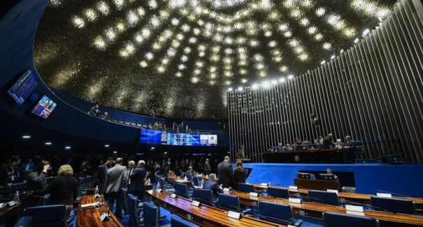 Senado aprova redução da jornada de trabalho semanal