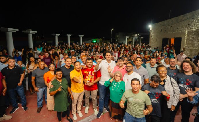 O anúncio foi feito pelo secretário de Assuntos Municipalistas, Orleans Brandão, em companhia de lideranças, vereadores e moradores do bairro. - (Foto: Divulgação)