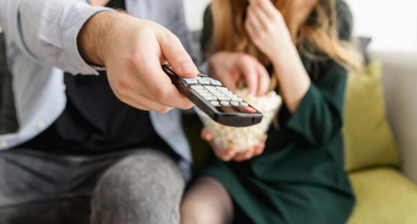 TV aberta, fechada e streaming: a nova batalha pela atenção do público brasileiro