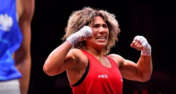 Brasileira é campeã mundial de boxe em Liverpool