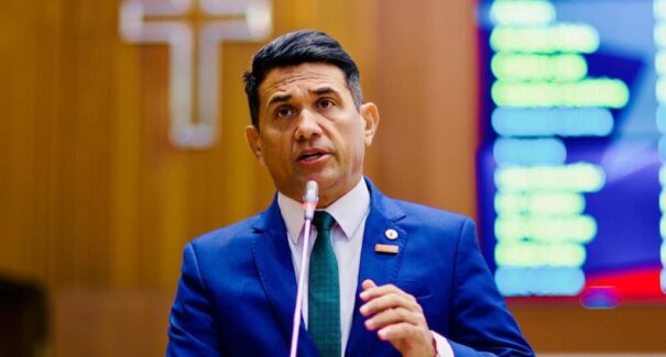 Novo informa que Wellington do Curso está fora do partido