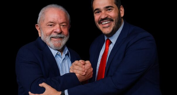 Foto de Lula com Messias repercute; Michelle Bolsonaro reage na internet
