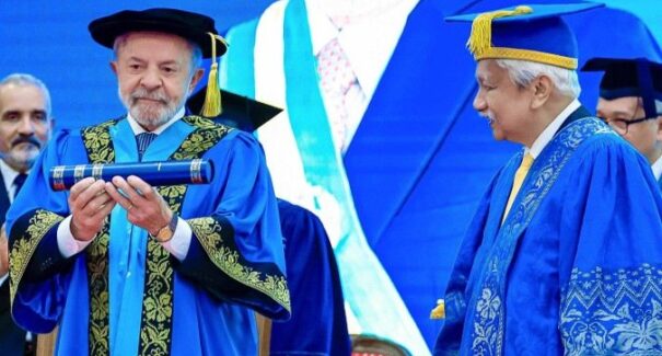 Lula recebe título de Doutor Honoris Causa na Malásia