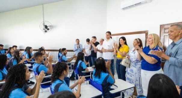 Governo entrega obras e distribui cartões do Programa Maranhão Livre da Fome em Vitória do Mearim