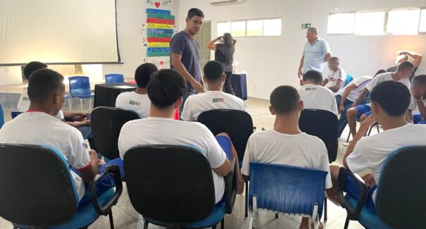 Adolescentes da Funac recebem certificado pelo Iema