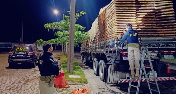 PRF apreende mais de 30 m³ de madeira nativa transportada irregularmente no Maranhão