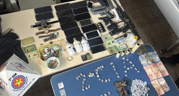 Força Estadual e Polícia Militar apreendem grande quantidade de drogas e armas e prendem seis suspeitos em Itinga