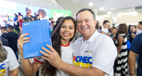 Festival Conecta Itapecuru entrega tablets a estudantes da rede estadual