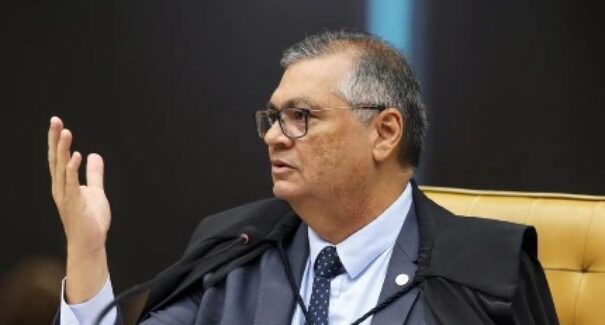Flávio Dino cobra rastreabilidade total das emendas Pix e questiona bancos e órgãos de controle