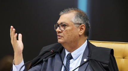 Flávio Dino cobra rastreabilidade total das emendas Pix e questiona bancos e órgãos de controle