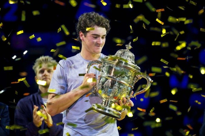 Brasil no topo: João Fonseca faz história e conquista o ATP 500 da Basileia