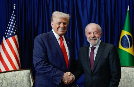 Lula e Trump se encontram pela primeira vez para tratar de tarifas e sanções aplicadas ao Brasil