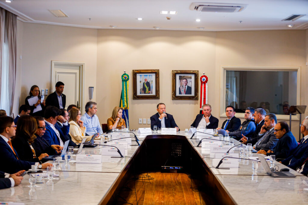 A reunião foi convocada pelo Governo do Estado em resposta aos recentes casos de violência registrados na Grande Ilha (Foto: Brunno Carvalho)