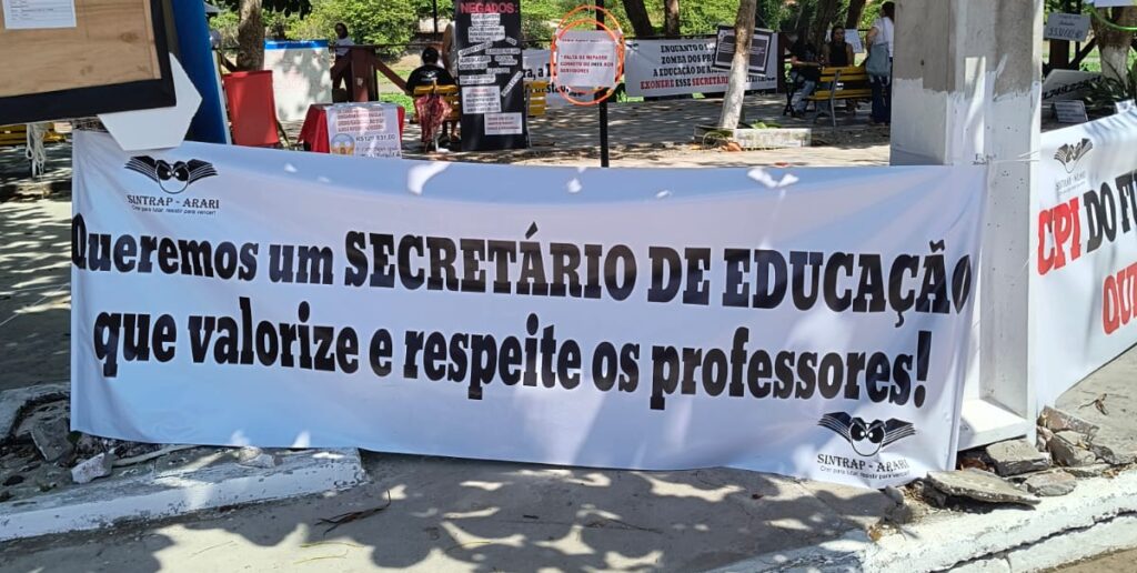Servidores protestam e cobram cumprimento do Plano de Cargos e Carreiras em Arari