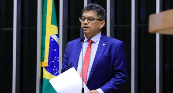 Márcio Jerry reforça apoio à isenção do IR e pressiona os mais ricos a financiar medida