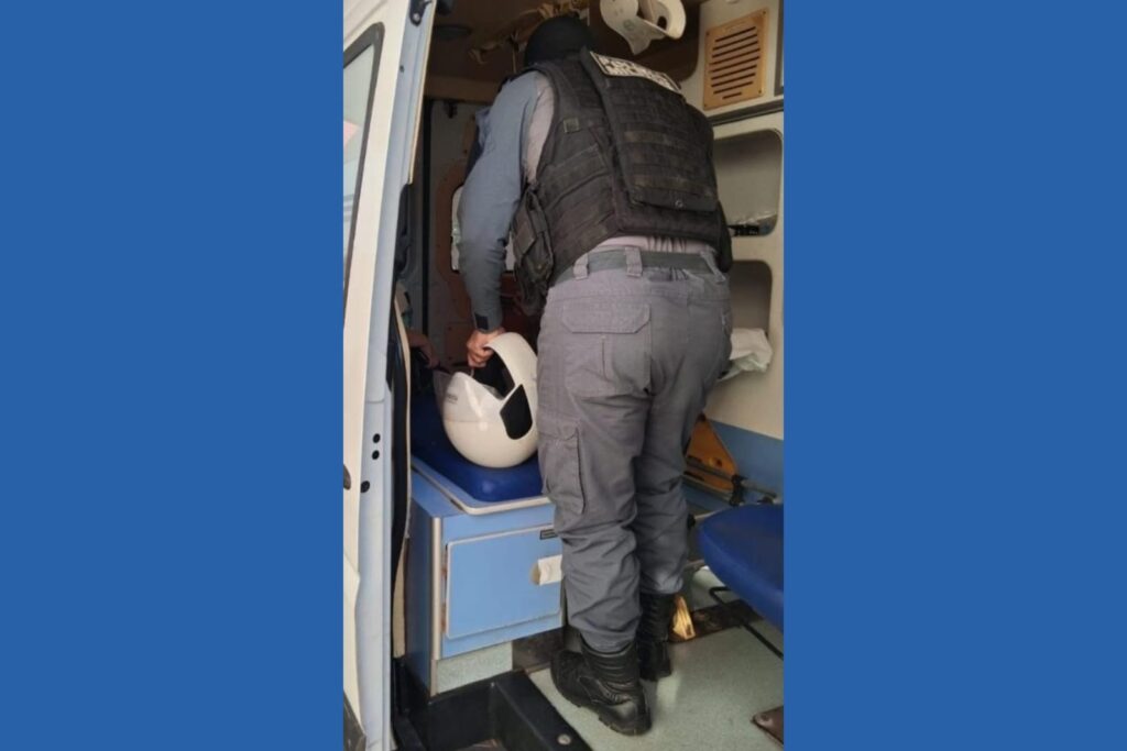 Populares  prestaram socorro à vítima e a levaram até um posto de saúde da região. Em seguida, ela recebeu atendimento de uma equipe do Samu (Foto: Divulgação)