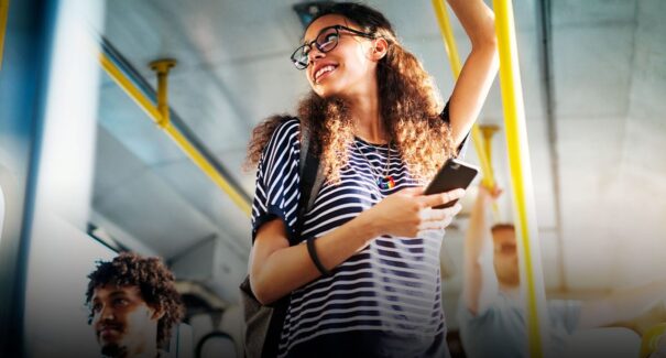 Governo do Maranhão entrega cartões do transporte universitário e anuncia ampliação de políticas para a juventude
