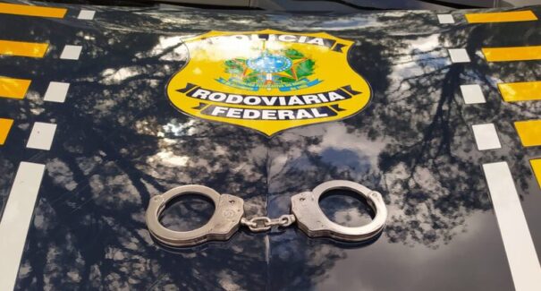 PRF prende quatro pessoas e flagra motorista embriagado em rodovias do Maranhão