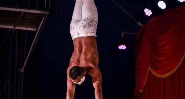 Le Petit Cirque transforma São Luís em palco da magia europeia