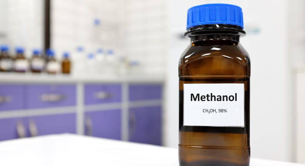 Brasil vai comprar 150 mil antídotos para conter intoxicação por metanol