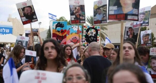 Reféns israelenses começam a ser libertados pelo Hamas após 738 dias