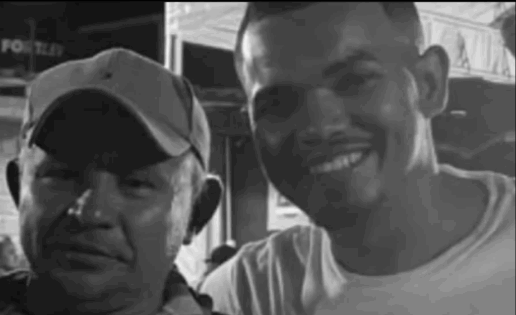 Valdinei da Silva e Silva, de 49 anos, e David Silva Batista, de 24, tio e sobrinho, foram mortos a tiros. - (foto: reprodução)