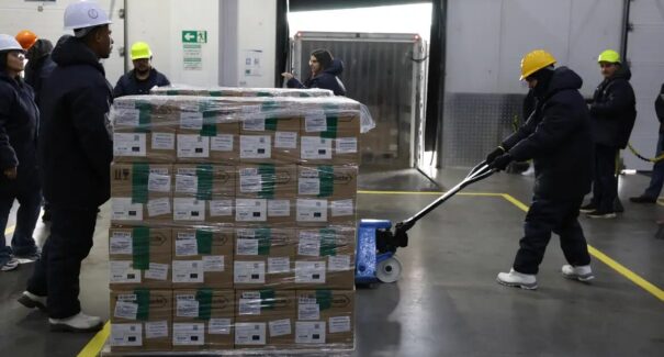 Brasil recebe lote de medicamento para tratar câncer de mama no SUS