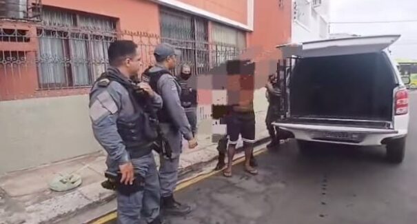 Homem é preso em flagrante ao tentar furtar cabos de ar-condicionado na Beira-Mar