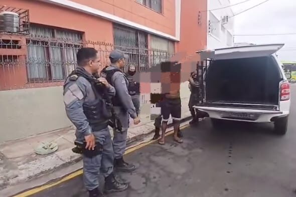 Homem é preso em flagrante ao tentar furtar cabos de ar-condicionado na Beira-Mar