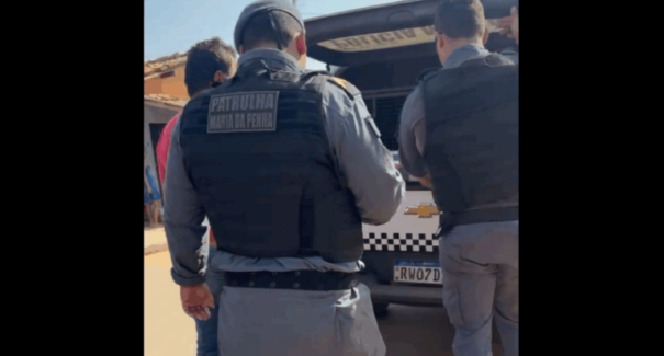 Homem é preso por ameaçar ex-mulher em velório de vítima de feminicídio