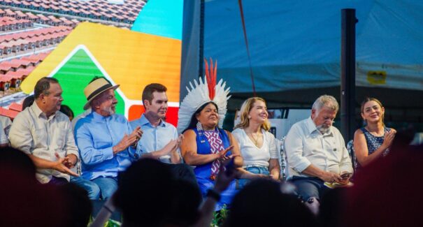 Iracema Vale participa de agenda ao lado do presidente Lula em Imperatriz