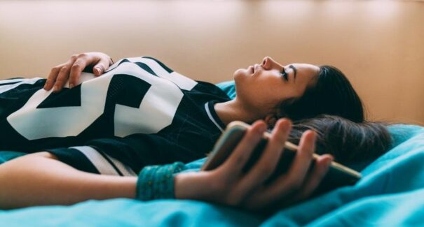 Saúde mental jovem: o desafio das telas e da produtividade